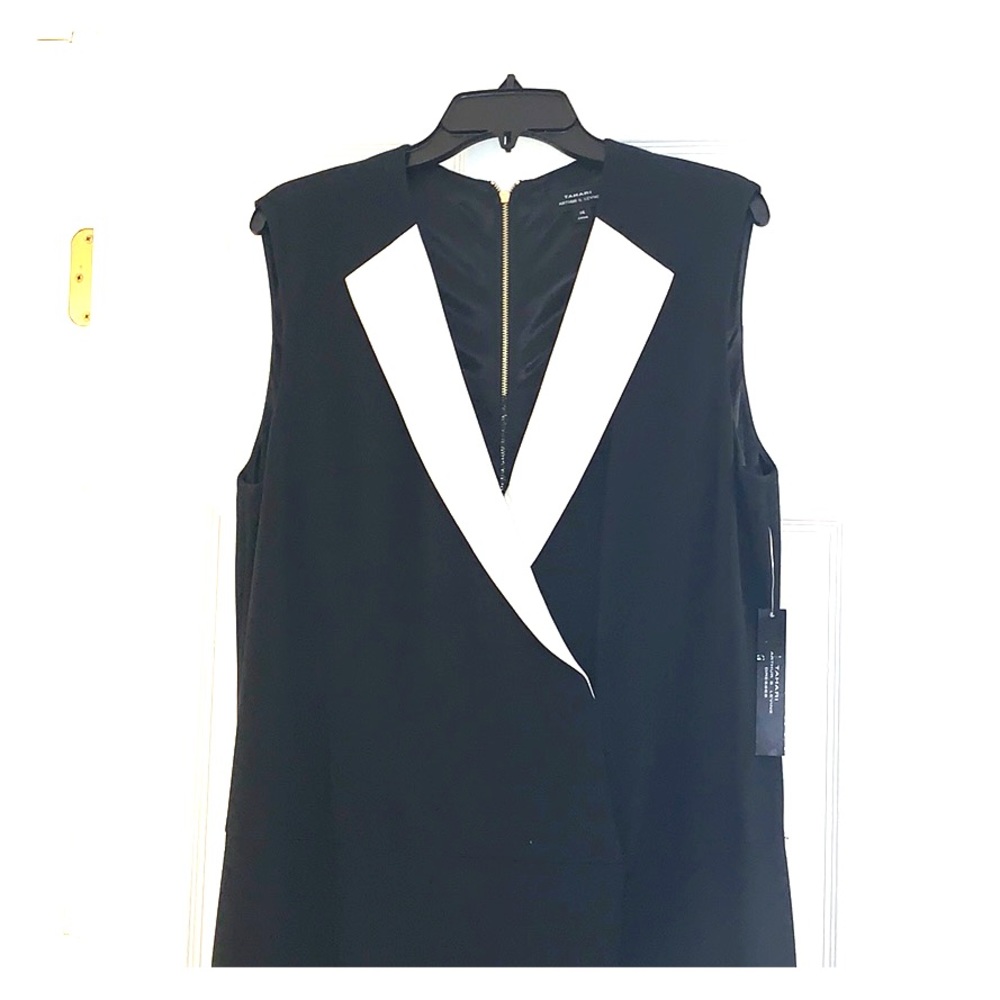 Tahari Arthur S. Levine sleeveless LBD knee length